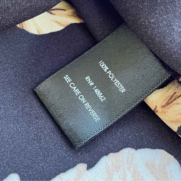 Torrid Black  Halter Tank 2x White Cream Roses Drop Peplum Waist - Picture 5 of 8